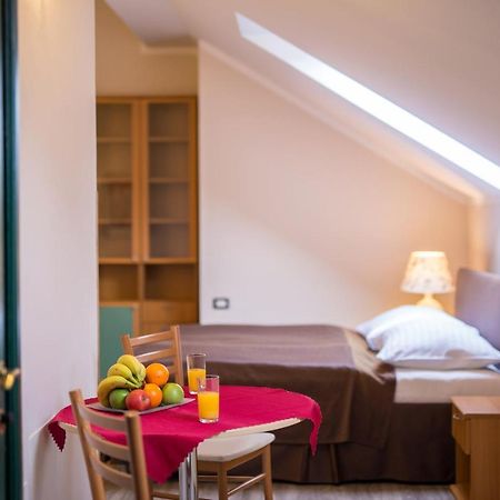 Duskova Apartments Прага Екстериор снимка