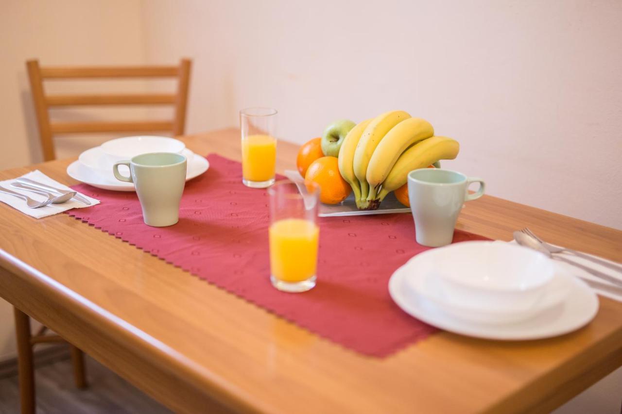 Duskova Apartments Прага Екстериор снимка
