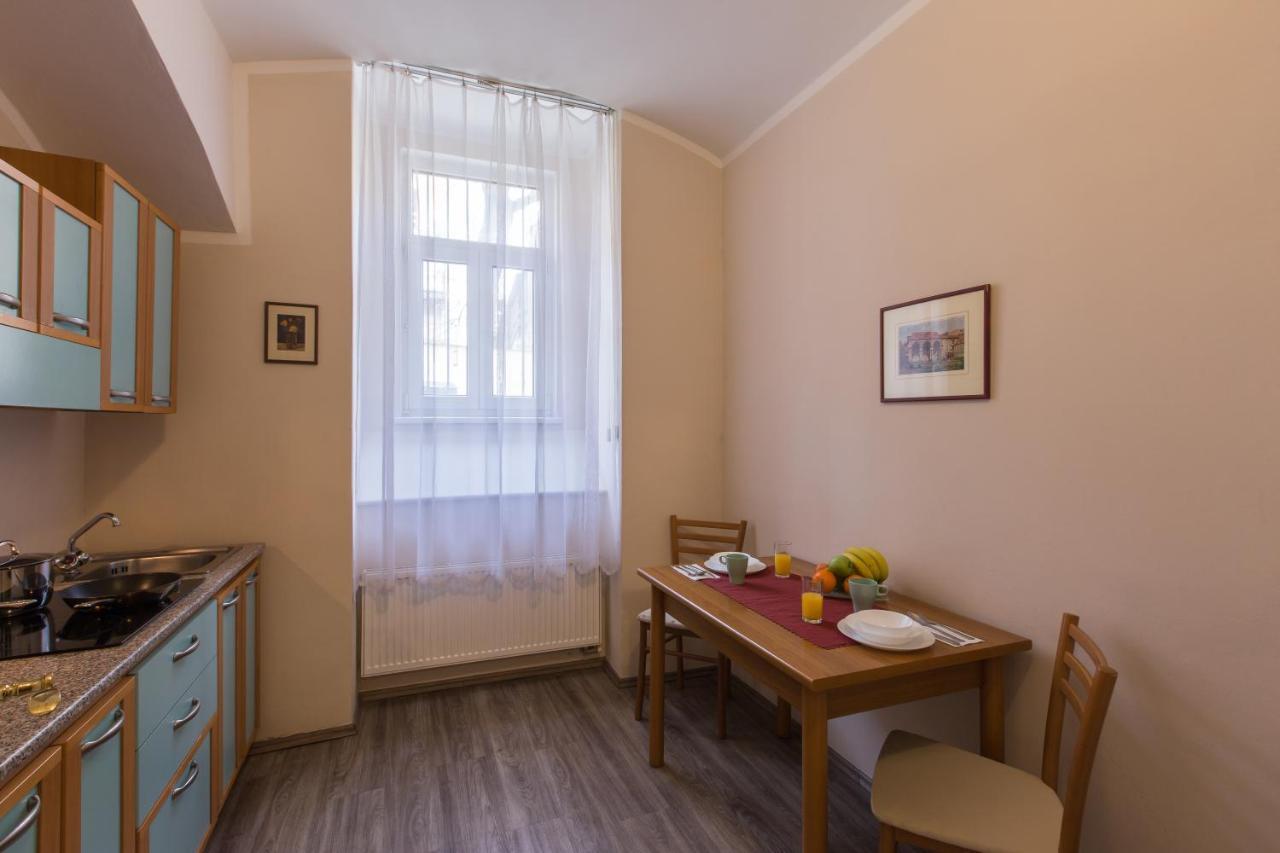 Duskova Apartments Прага Екстериор снимка